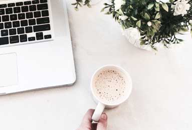 金州勇士对多伦多猛龙：巅峰对决，战术对决，库里汤普森闪耀篮球盛宴